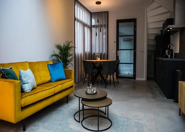 Cozy Holiday Home In Vrouwenpolder Close To The Beach