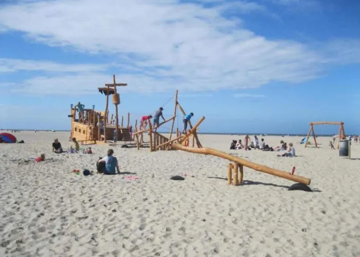 Cozy Holiday Home In Vrouwenpolder Close To The Beach